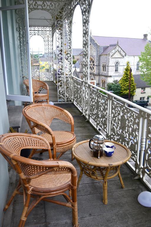 8A Spring Gardens Hotel Haverfordwest Exterior photo